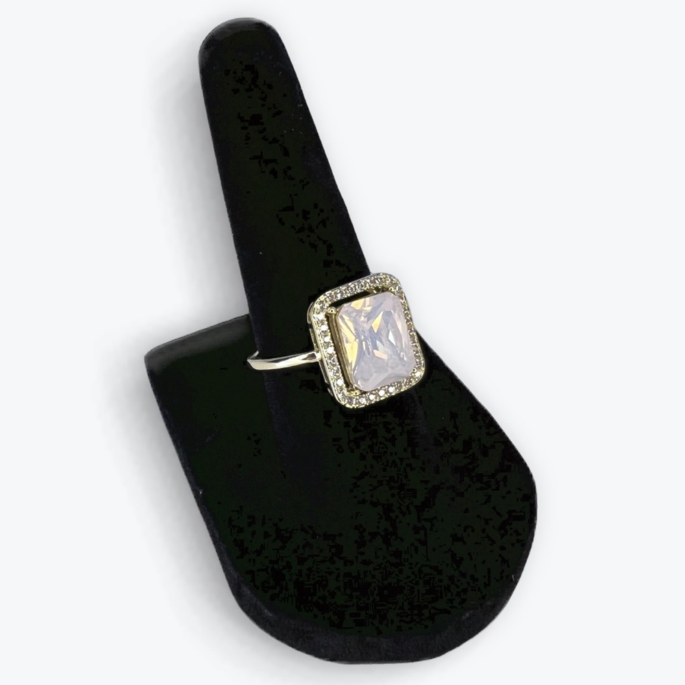 NWOT Gold Tone Ring with Pale Pink Stone Surrounded by Rhinestone Accent - Picture 3 of 7